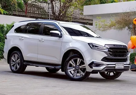 Isuzu MU-X 3.0 Ultimate 2023 รถ PPV 7 ที่นั่งสุดหรู