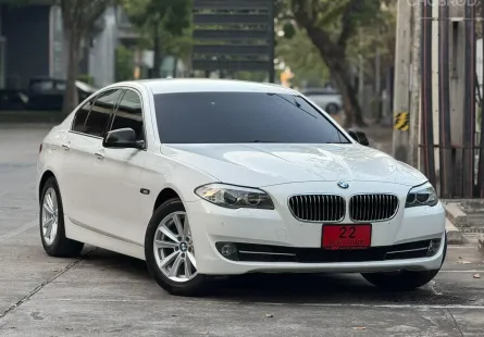 BMW  525d 2.0 Luxury F10 รถสวยขับดีมีเซอร์วิสมาให้ รถบ้านฝาก