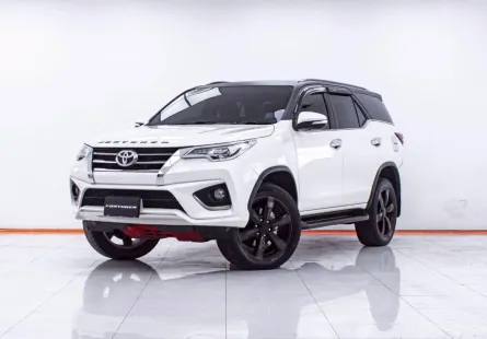 1E869 TOYOTA FORTUNER 2.8 TRD BLACKTOP 4WD AT 2017