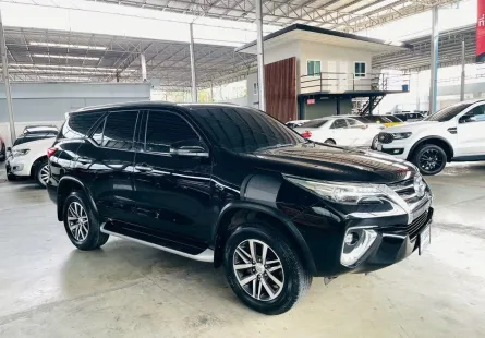 Toyota Fortuner 2.4 V ปี 2019 รถสวยมือแรก