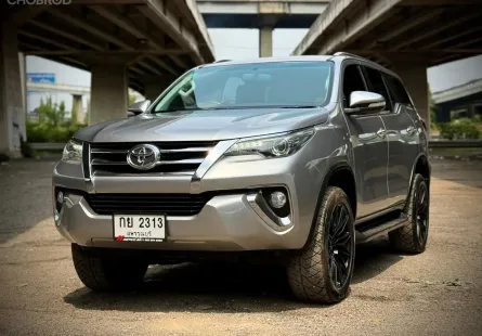 Toyota Fortuner 2.8V 2016 รถ SUV มือสองสภาพดี