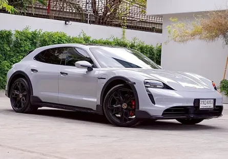2022 : Porsche Taycan 4S Cross Turismo ( Wagon)