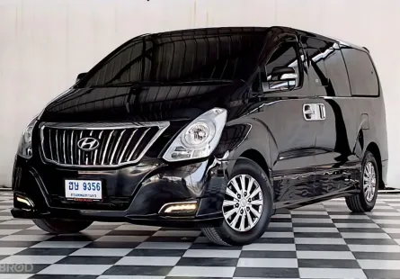 ้HYUNDAI H1 2.5 DELUXE เกียร์ออโต้ ปี 2017