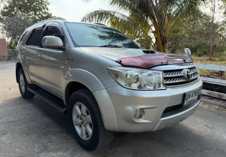 2010 Toyota Fortuner 3.0 V SUV รถบ้านมือเดียว