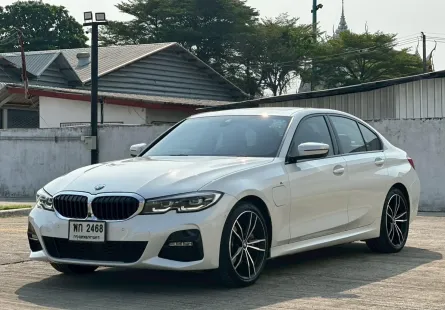2020 BMW 3 Series 2.0 330e รถเก๋ง 4 ประตู ฟรีดาวน์ รถสวย ไมล์น้อย มือเดียวป้ายแดง 