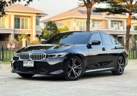 2023 BMW 3 Series 2.0 320d รถเก๋ง 4 ประตู รถบ้านแท้ ไมล์น้อย มือเดียวป้ายแดง 