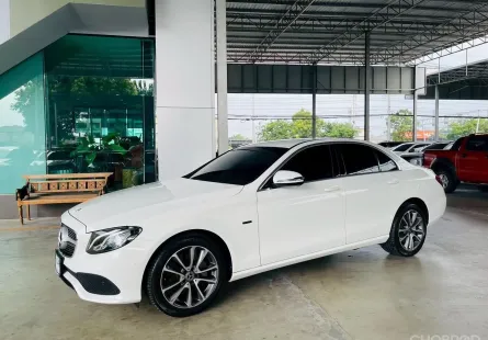 Mercedes-Benz E-Class E300e 2020 รถหรูปลั๊กอินไฮบริดมือแรกไมล์แท้