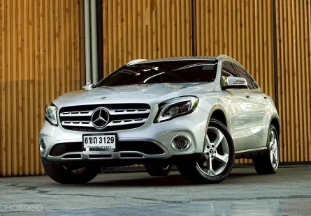 Mercedes-Benz GLA200 1.6 Urban AT ปี 2018 จด 2019