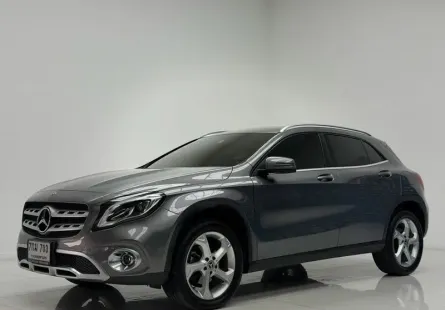 2018  Benz Gla200