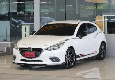 Mazda 3 2.0 Racing Series 5ประตู ปี 2015 รถบ้านแท้มือเดียว ไม่เคยติดแก๊ส สวยเดิมทั้งคัน ออกรถ0บาท