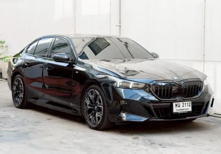 BMW 5 Series 530e 2025 สภาพใหม่ ไมล์น้อย มือเดียวป้ายแดง ประวัติศูนย์  