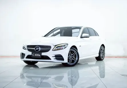 2B348 MERCEDES-BENZ C-CLASS C300e AMG DYNAMIC W205 AT 2024