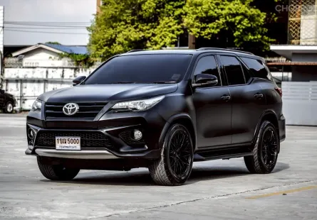 2015 Toyota Fortuner 2.8 V SUV ฟรีดาวน์
