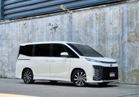 Toyota Voxy Hybrid S-Z 2024