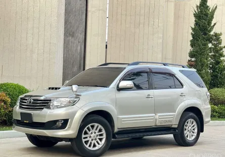 Toyota Fortuner 3.0 V ปี 2012 ขับเคลื่อน 4 ล้อ สภาพดี