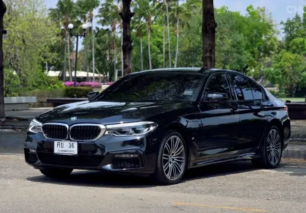BMW 5 Series 530e 2019 สภาพป้ายแดง ไมล์น้อย 30,000 km มือเดียว ประวัติดี  