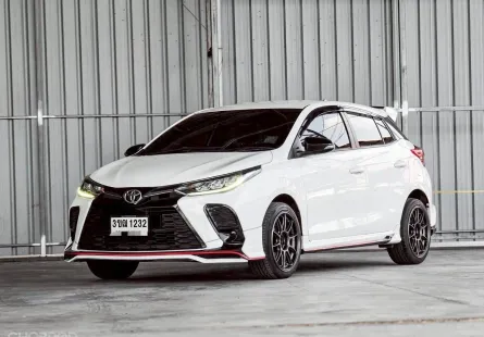 TOYOTA YARIS 1.2 SPORT Hatchback 2022