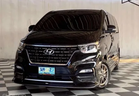 HYUNDAI NEW H1 2.5 DULUXE DAIMOND เกียร์ออโต้ ปี 2020 จด 2021