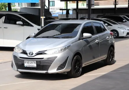 2020 Toyota YARIS 1.2 E รถเก๋ง 5 ประตู 