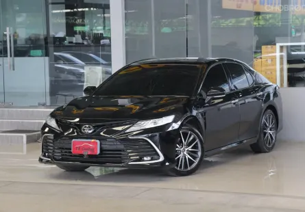 Toyota CAMRY 2.5 premium ปี 2023 รถบ้านมือเดียว ใช้น้อย3x,xxx โล เข้าศูนย์ตลอด ออกรถ0บาท