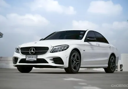 Benz C300e AMG Sport ปี 2020 รถมือเดียว ป้ายแดง ดูแลอย่างดีพร้อมใช้งาน