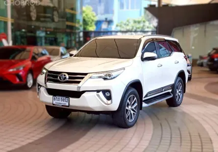 2018 Toyota Fortuner 2.8 TRD Sportivo ฟรีดาวน์ รถสวยพร้อมใช้ 