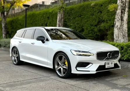 2021 Volvo V60 2.0 T8 Inscription รถเก๋ง 5 ประตู รถสภาพดี มีประกัน ไมล์น้อย 35,000 km. 
