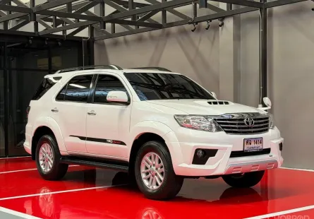 2014 TOYOTA FORTUNER 3.0V 5เกียร์ รถมือเดียวป้ายแดง รถวิ่งน้อย ประวัติศูนย์ครบ รถไม่มีอุบัติเหตุครับ