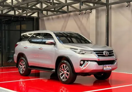 2017 TOYOTA FORTUNER 2.4V รถสวยสภาพสมบูรณ์พร้อมใช้งาน วิ่งน้อย ประวัติศูนย์ครบ รถไม่มีอุบัติเหตุครับ