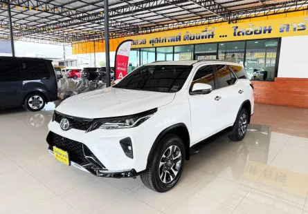 Toyota Fortuner 2.4 Leader 2023 สภาพป้ายแดง ไมล์น้อยสุดๆ