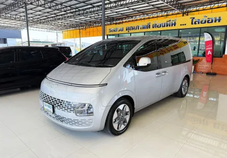 Hyundai Staria 2.2 SEL 2023  รถตู้พรีเมี่ยมสุดหรู รุ่นท๊อปสุด พร้อมเบาะ VIP
