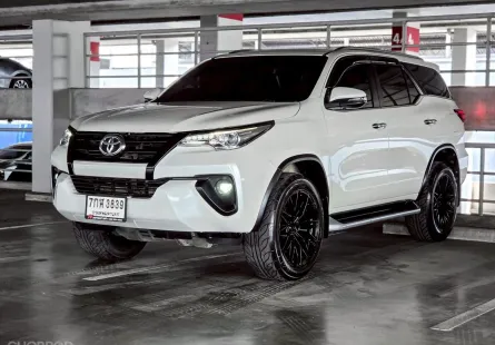 Toyota Fortuner 2.4 V 2018 รถ SUV สภาพดี ไมล์น้อย