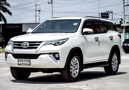 Toyota Fortuner 2.4V 2015 รถยนต์อเนกประสงค์ยอดนิยม