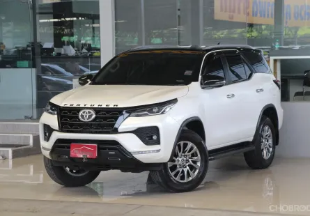 Toyota Fortuner 2.4 V ปี 2021 รถบ้านมือเดียว ใช้น้อยเข้าศูนย์ตลอด สวยเดิมทั้งคัน ออกรถ 0บาท
