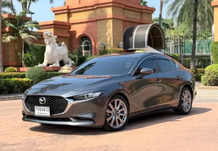 2020 Mazda 3 2.0 (4Door) รถเก๋ง 4 ประตู ออกรถง่าย รถสวย ไมล์น้อย 