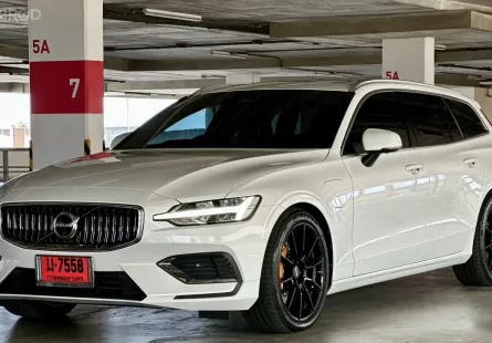 2022 Volvo V60 Recharge 2.0 Ultimate T8 Plug-in รถเก๋ง 5 ประตู รถบ้านมือเดียว ไมล์ย้อย  