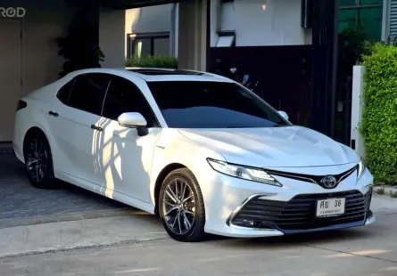 Toyota Camry 2.5 HEV Premium Luxury ปี 2022 รถมือสองสภาพดี ไมล์น้อย 