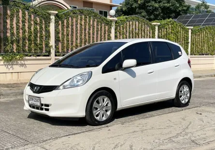 HONDA JAZZ 1.5 V (MNC) โฉมGE ปี 2013 AUTO สภาพนางฟ้า
