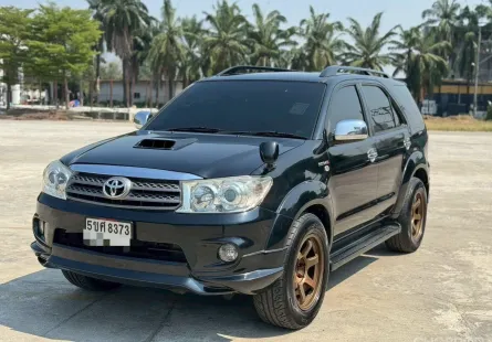 Toyota Fortuner 3.0V 4wd เกียร์ออโต้ ปี 2010 สีดำ 