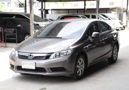 2014 Honda CIVIC 1.8 i-VTEC รถเก๋ง 4 ประตู 