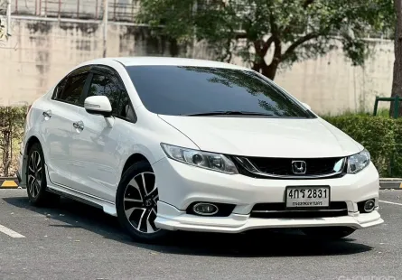 Honda Civic FB 1.8E เครื่องยนต์: เบนซิน เกียร์:AT ปี:2015 สี:ขาว 