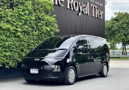 Hyundai STARIA 2.2 S 2023 รถตู้มือสองสภาพดี ไมล์น้อย มือเดียวป้ายแดง  