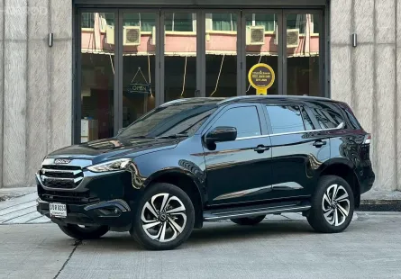 รถบ้านมือเดียว ตั้งแต่ป้ายแดง เช็คศูนย์ตลอด  Isuzu Mu-X 3.0 Ultimate 2WD ปี 2022