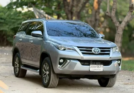 TOYOTA Fortuner 2.4 V 4WD AT TOP ปี 2017