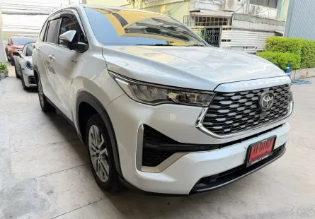 Toyota Innova Zenix 2.0 HEV Premium ปี 2024 สีขาวมุก