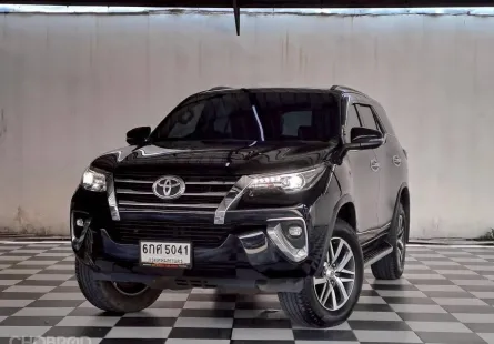TOYOTA NEW FORTUNER 2.4 V.2WD.เบาะไฟฟ้า DISC 4 ล้อ เกียร์ออโต้ ปี 2017