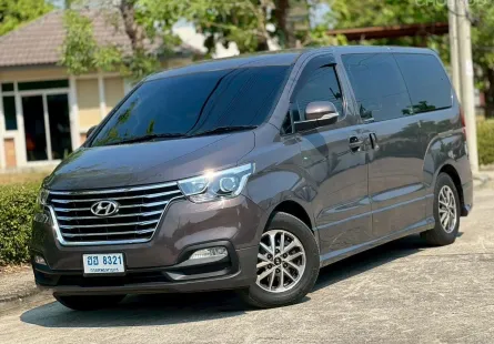 Hyundai H1 2.5 Elite  ออโต้ ดีเซล สีน้ำตาล ปี2019 ไ