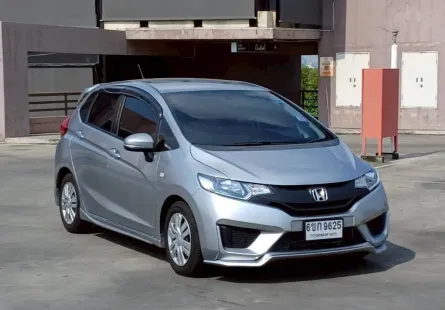 Honda Jazz 1.5 i-VTEC ปี 2016 พร้อมใช้งานทันที รถสวย ไมล์แท้  