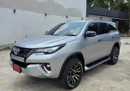 Toyota Fortuner 2.4 V ปี 2019 รถบ้าน มือเดียว ไมล์น้อย 2,700 km. 