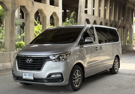  HYUNDAI H-1 2.5 TOURING ปี 2019  